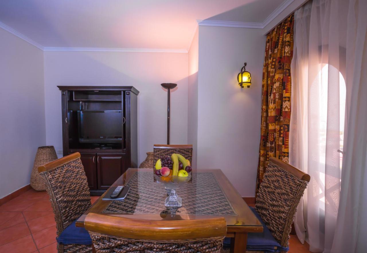 Porto Sokhna Beach Resort Ain Suchna Exterior foto