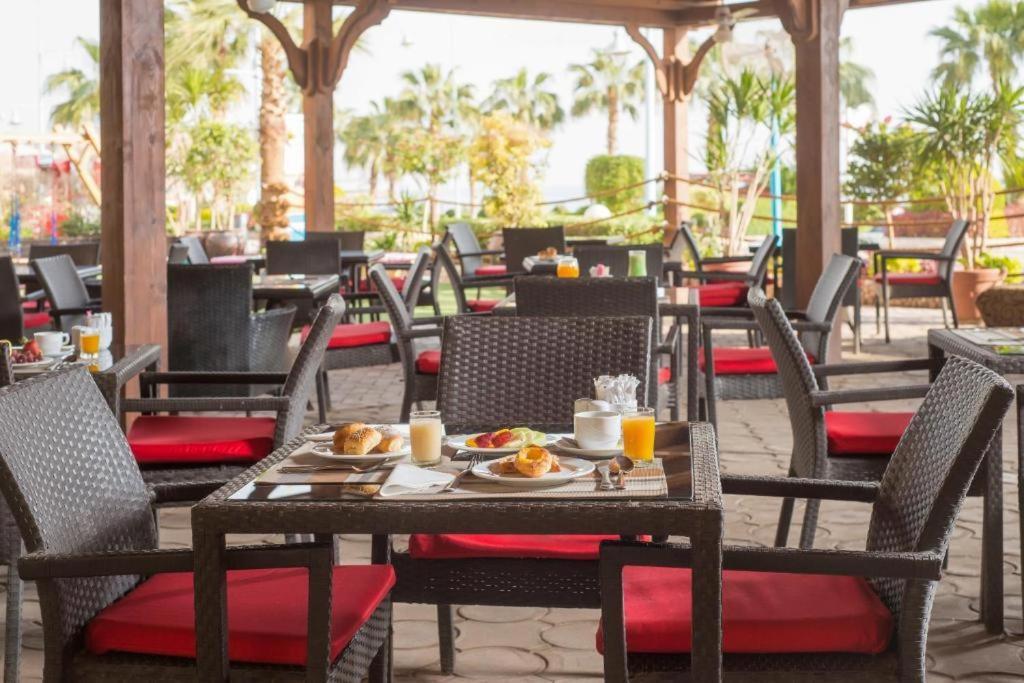 Porto Sokhna Beach Resort Ain Suchna Exterior foto
