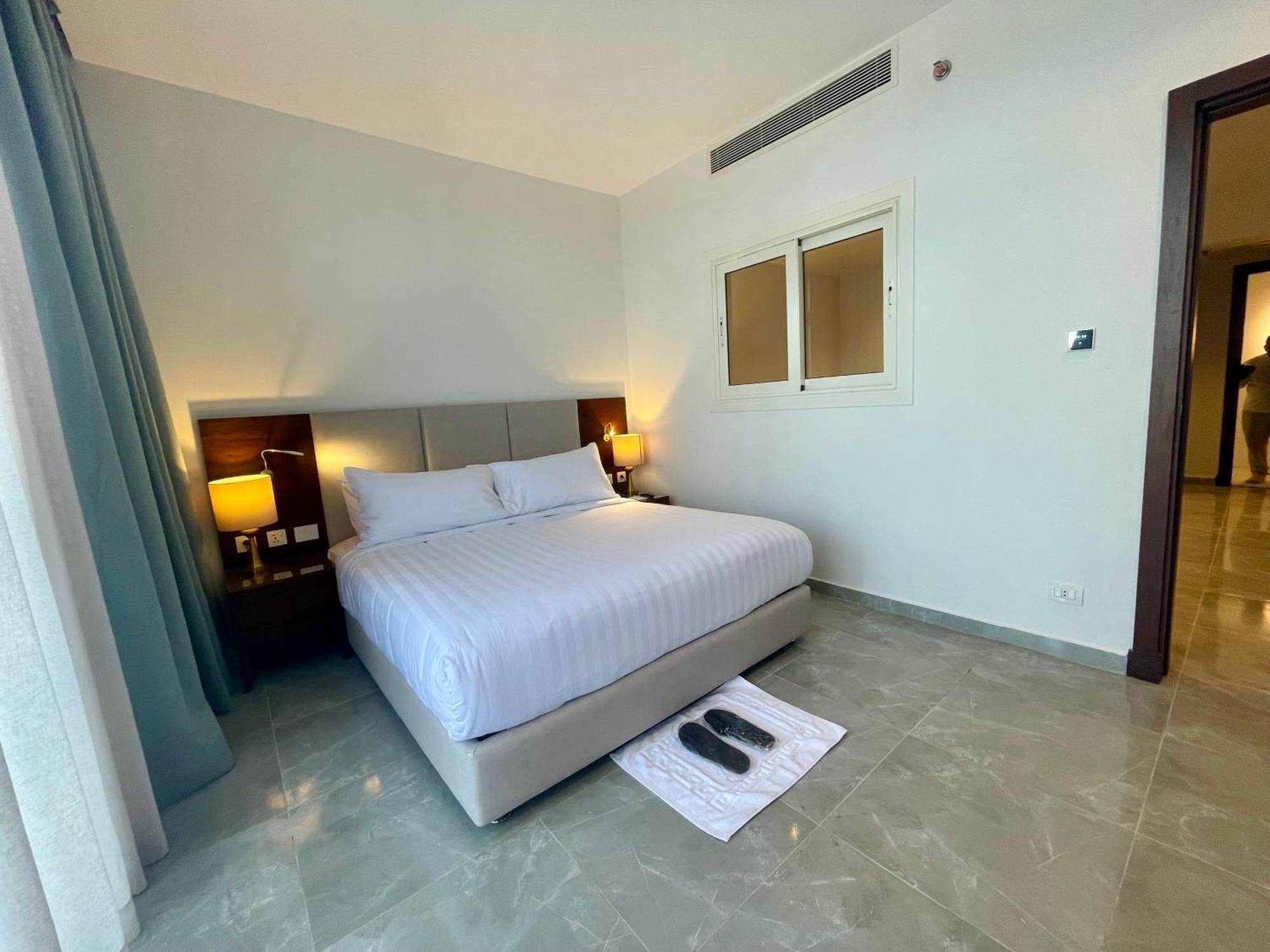 Porto Sokhna Beach Resort Ain Suchna Exterior foto