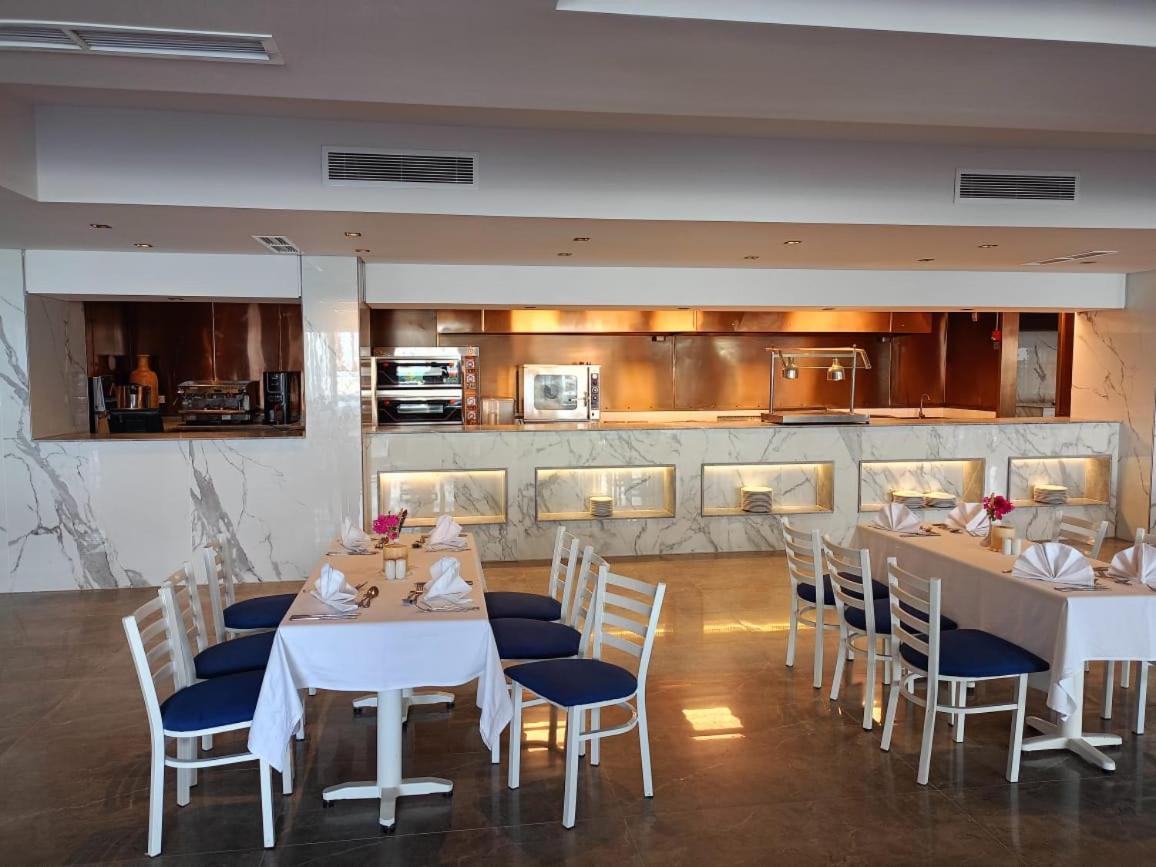 Porto Sokhna Beach Resort Ain Suchna Exterior foto